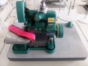 Ver imagem 1 de Overlock Motor Acoplado+base de Madeira+13 Itens