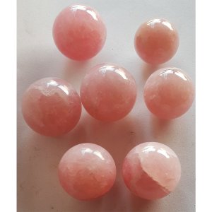 BOLA - KIT COM 7 QUARTZO ROSA DE 4,1 A 4,9 CM PESO 917GR BOLAS DE 4,1 A 4,9 CM PESO 917GR