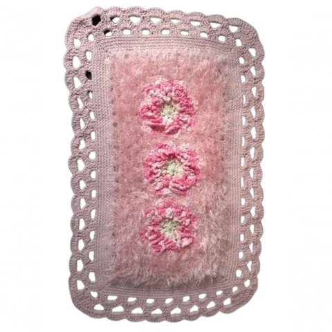 Tapete Rosa com Flor Luxo de Crochê Artesanal