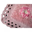 Ver imagem 2 de Tapete Rosa com Flor Luxo de Crochê Artesanal