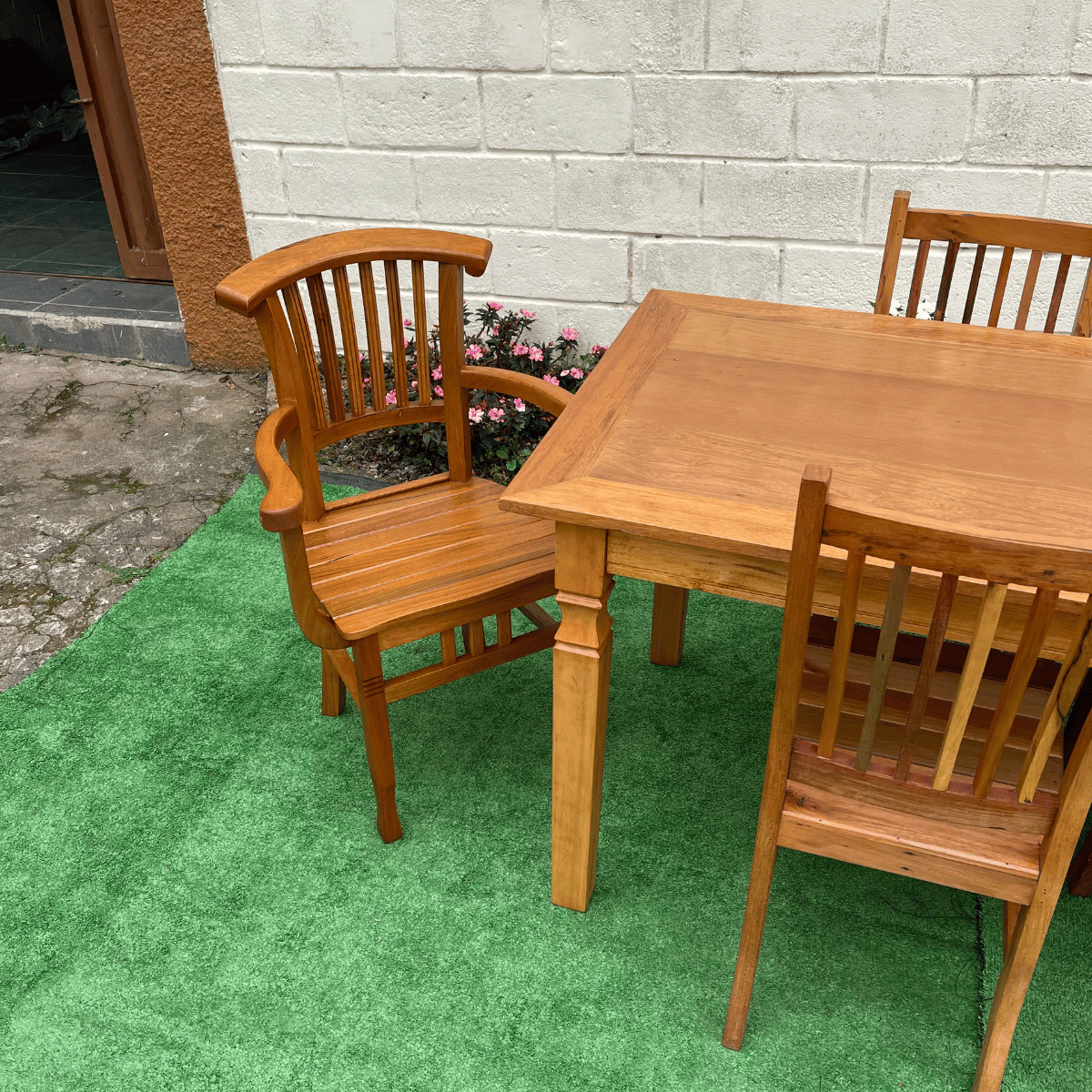 Ver mais imagens de Cadeira Leque com Braço para Mesa de Jantar em Madeira de Demolição Sudeste Rústico