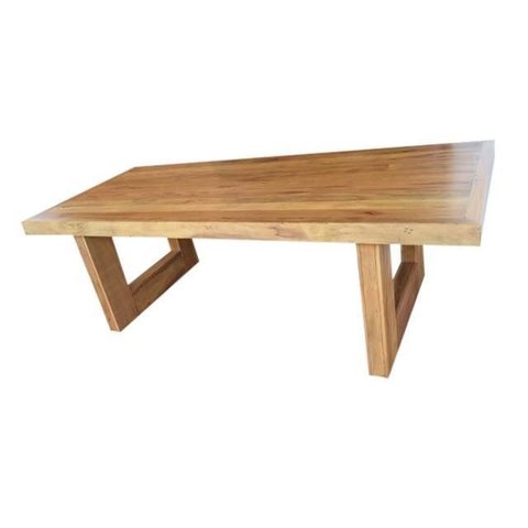 Mesa de Jantar Peroba Rosa com Pés Vazados em U:Comp300XAlt80XLarg100/Marrom