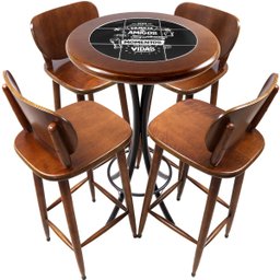 Conjunto Bistro para Varanda Pequena Alta com 4 Banquetas de Madeira e Azulejo - Familia e Amigos - 1