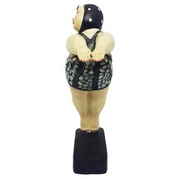 Escultura Banhista Resina na Plataforma Maiô Mosaico Premium - 4