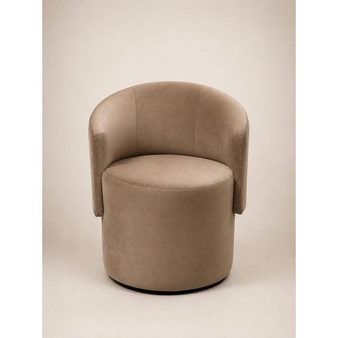 Poltrona Decorativa Orgânica Veludo Capuccino Conforto para Ambientes Modernos