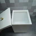 Ver imagem 5 de Lixeira Acrílico Premium 5,5 Litros Esconde Sacola Puxador Cristal