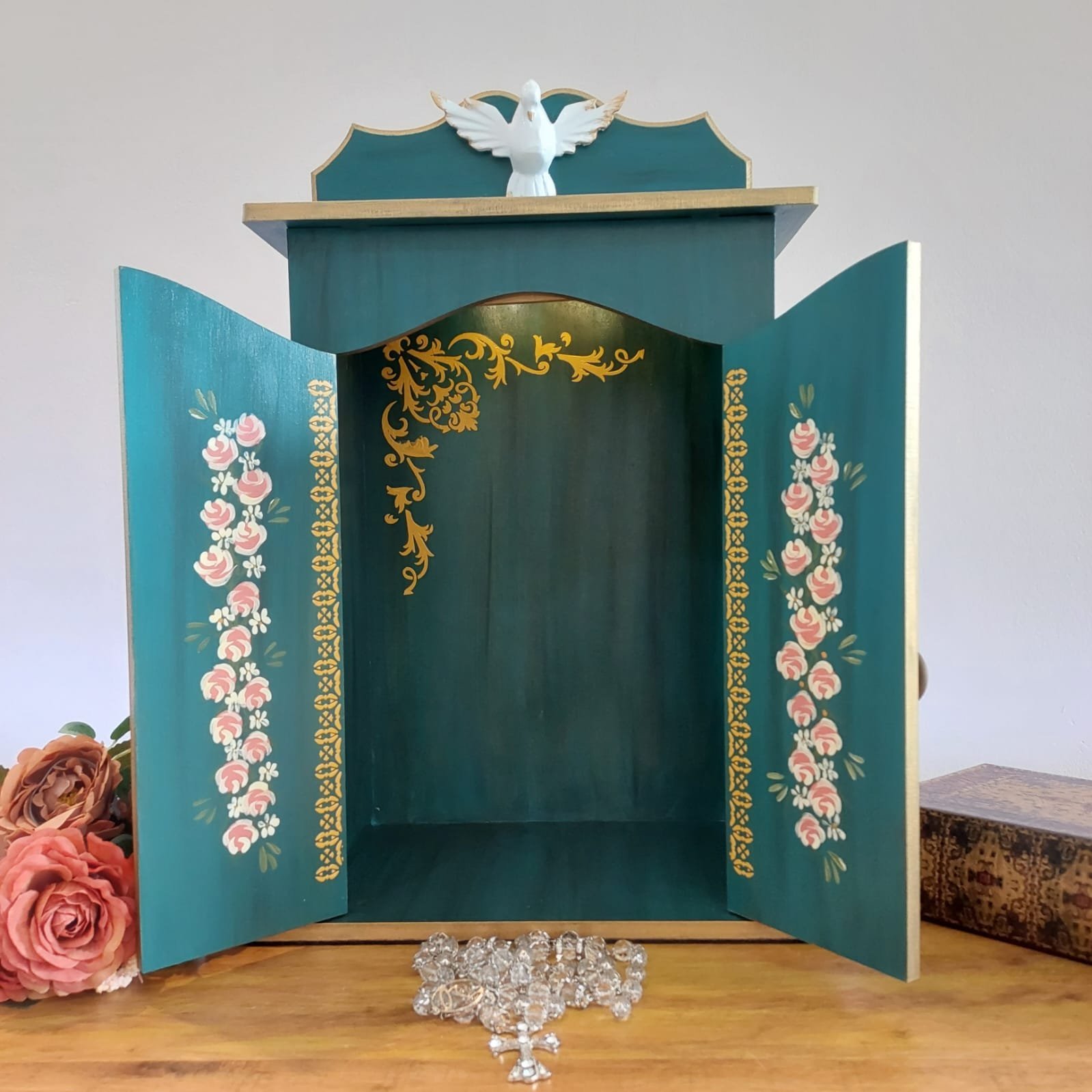 Oratório Capela Com Porta  P/ Imagens De Até 30cm Modelo Ouro Preto Azul Flores **Iluminação** - 5