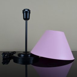Abajur Slim Black´n Rose Luminária de Mesa Fino Quarto Sala – Base Preto Cúpula Rosa - 4