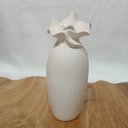 Ver mais imagens de Vaso Decorativo Enfeite Home&Co Cerâmica 20x8x8cm Bege