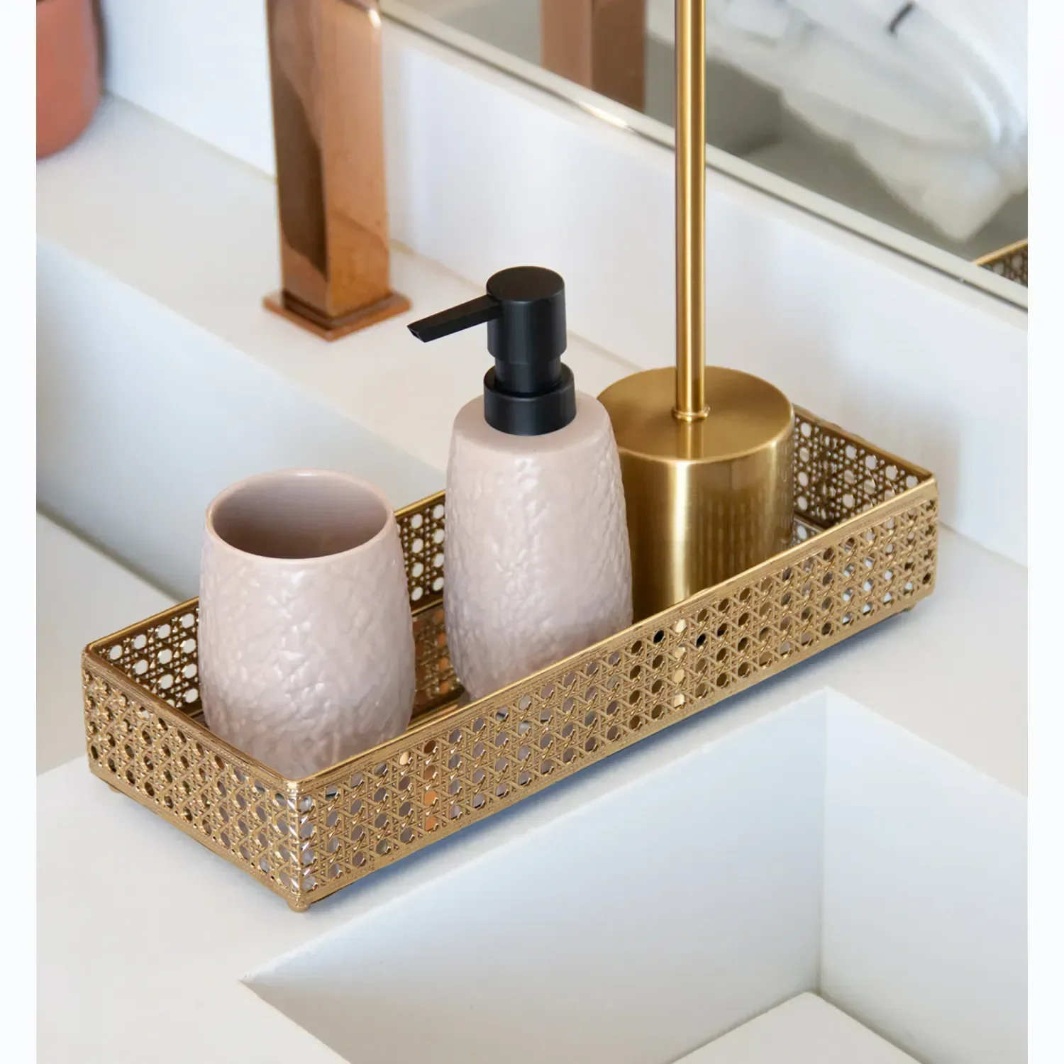 Ver imagem 2 de Bandeja com Espelho Versalhes 32cm X 12,5cm X 5cm Dourada Metal