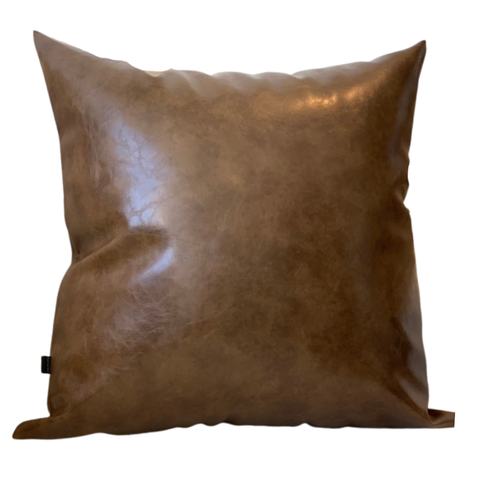 Almofada em Couro Ecológico Marrom Quadrada:Completa