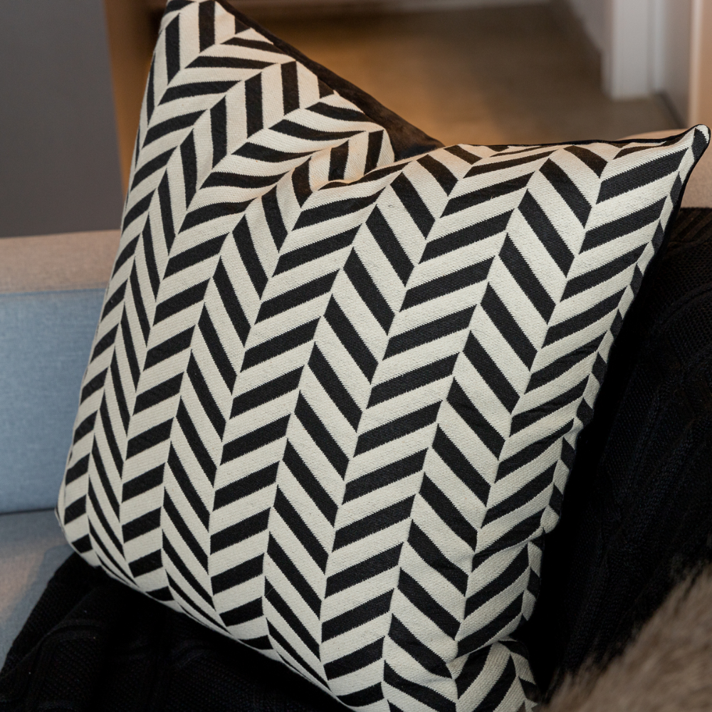 Almofada Chevron Black & White Quadrada:Completa - 3