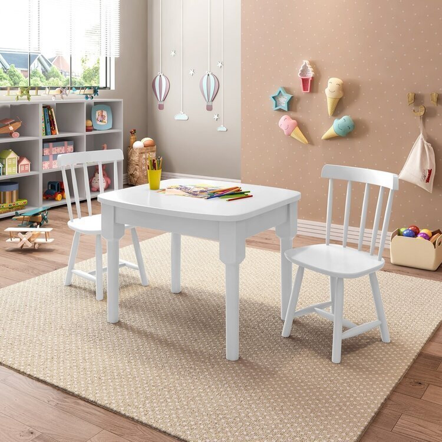 Mesa Infantil com 2 Cadeiras Mariah Madeira Maciça e Laca Casatema