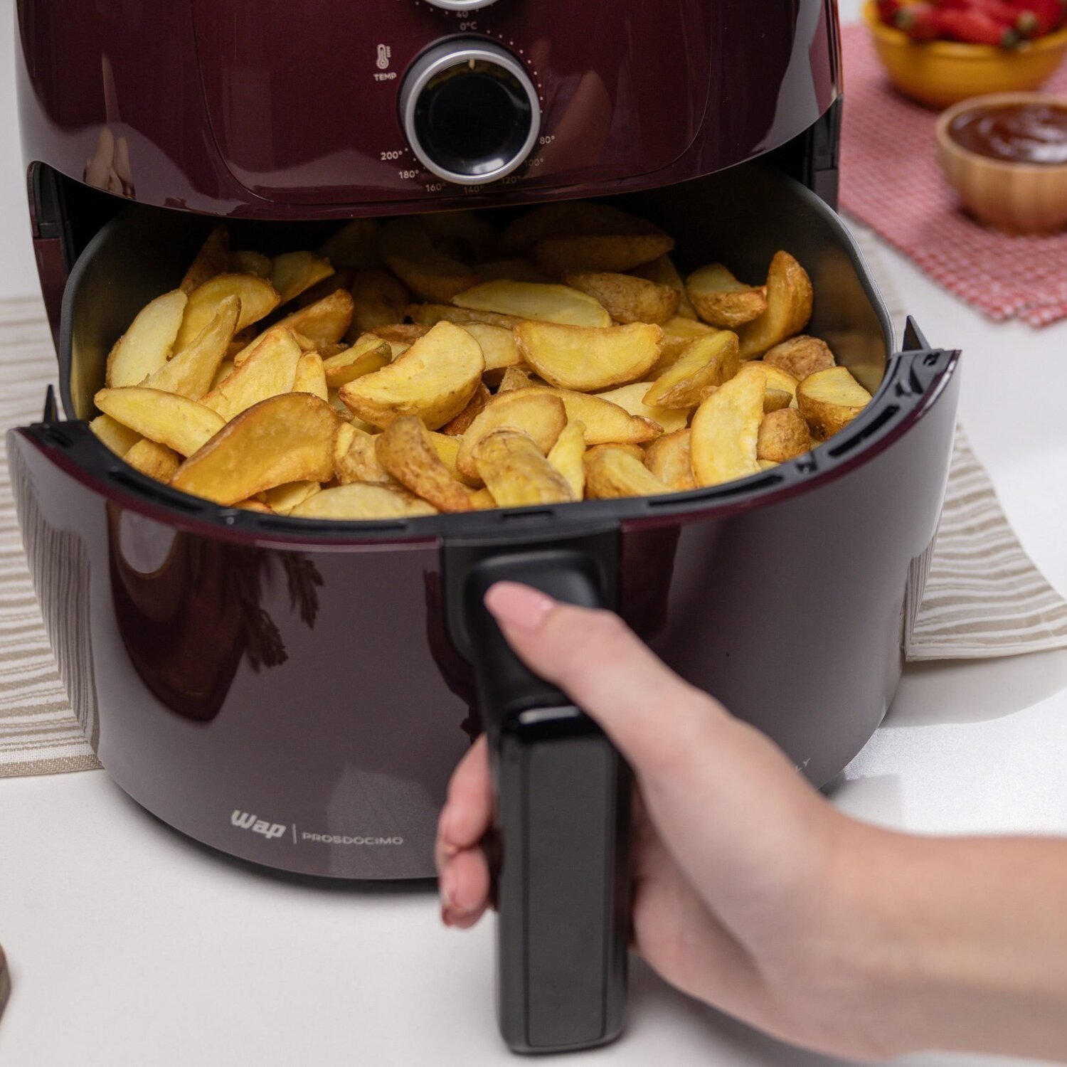 Fritadeira Elétrica sem Óleo Vermelha Wap Air Fryer Potência de 1500w Antiaderente 127v - 8