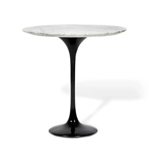 Mesa Saarinen Lateral Carrara 42cm - Base Preta Mgsaarinen