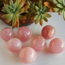 Ver imagem 1 de Bola Kit com 7 Quartzo Rosa de 4,1 a 4,9 Cm Peso 970gr Kit com 7 Quartzo Rosa - Bolas de 4,1 a 4,9 C