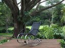 Ver imagem 1 de 2 Cadeiras de Balanço e Mesa Centro em Alumínio - Jardim, Área - Pedra Ferro