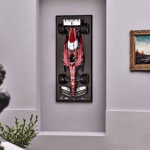 Quadro 1.4 Decorativo F1 SF-25 N44 LH Artesanal Fibra de Vidro e Polietileno Monza GP 2025 Vermelho 