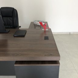 Conjunto 2 Peças com Mesa para Escritório Diretor em L em Tamburato e Armário Multiuso Baixo Charuto Preto - 13 Conjunto 2 Peças com Mesa para Escritório Diretor em L em Tamburato e Armário Multiuso Baixo Charuto Preto - 13