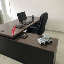 Conjunto 2 Peças com Mesa para Escritório Diretor em L em Tamburato e Armário Multiuso Baixo Charuto Preto - 4 Conjunto 2 Peças com Mesa para Escritório Diretor em L em Tamburato e Armário Multiuso Baixo Charuto Preto - 4