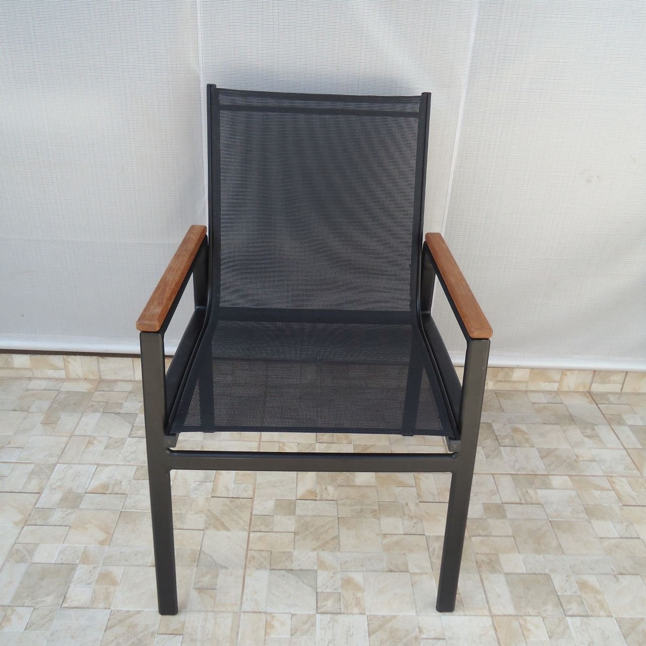 Cadeira Búzios - Alumínio Preto com Tela Sling Preta com Aplicação em Madeira MÓVEIS E LAZER - 2