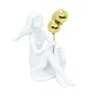 Escultura em Resina Branca Menina com Balão Dourado - 1