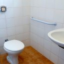 Ver imagem 2 de Kit 02 Alças Barras de Apoio para Banheiro Auxilio Idoso Deficiente em Aço Mali 60cm - Branca