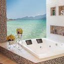 Ver imagem 1 de Banheira de Hidromassagem Prima Maggiore em Gel Coat Gran Luxo com Aquecedor 170cm - Volume Ideal 31 - 220V