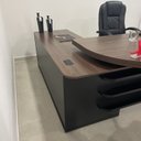Ver imagem 6 de Conjunto 4 Peças com Mesa Diretor em L, Gaveteiro, Balcão e Armário Alto em Tamburato Charuto Preto Artany