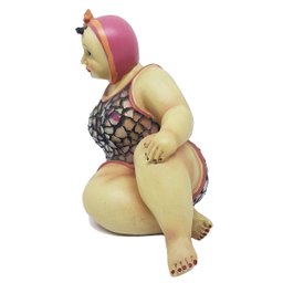 Escultura Banhista Resina Sentada Maiô Mosaico Touca Rosa - 2