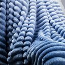 Ver imagem 2 de Coordenado Cobre Leito e Cobertor Fluflu Queen Ultrasoft Alto Relevo Dupla Face Lilás 100% Polié