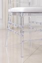 Ver imagem 3 de Kit com 2 Cadeiras Tiffany Cristal Transparente Estofada Branca