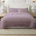 Ver imagem 1 de Kit Cobre Leito Chanel Casal Micropercal 300 Fios Colcha 3 Peças Dupla Face Matelassê Relevo Lavanda