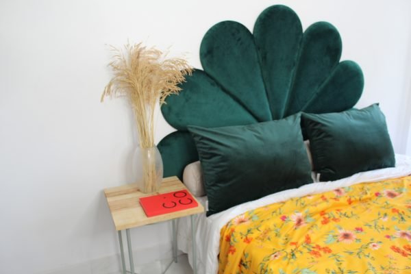 Cabeceira Casal Petalas Luxo Estofada - Veludo Verde - 140x60cm