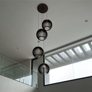 Lustre Pendente para Sala Pé Direito Duplo Quatro Ball P7 - Preto