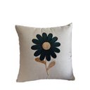 Ver imagem 2 de Almofada Linho Bordada Margarida 45x45 com Enchimento