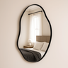 Espelho Orgânico Grande com Moldura em Alumínio Preto Decorativo 90x60cm Moderno Luxo - 1