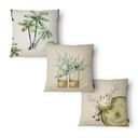 Ver imagem 1 de Kit 3 Capas de Almofada 43x43cm - Floral - Tecido Veludo 100% Poliéster
