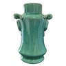 Elegância em Miniatura: Vaso Cerâmico Chinês Verde Jade com Detalhes Esculpidos - 1