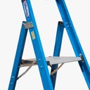 Ver imagem 2 de Escada Plataforma de Alumínio/fibra de Vidro 4 Degraus + Plataforma