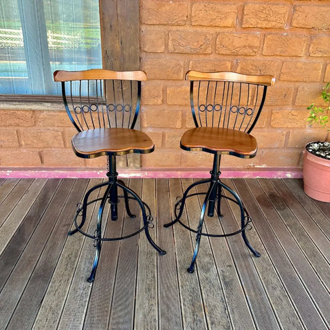 Kit 2 Unidades Banquetas Bistrô Reguláveis Ferro e Madeira