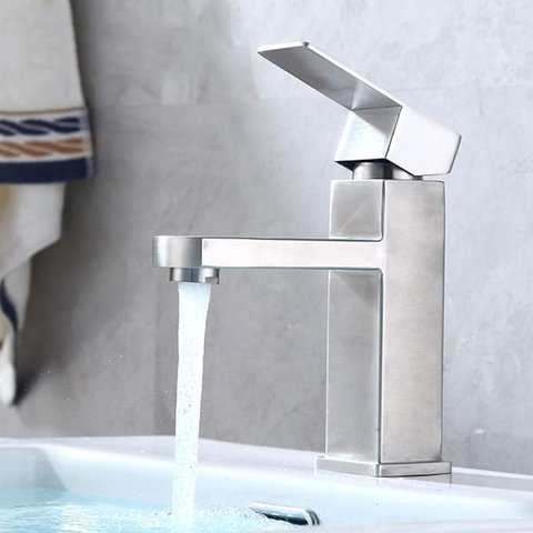 Torneira Banheiro Aço Escovado Quente Fria Pequena com Kit Instalação