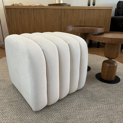 Puff para Sala de Estar Tube Boucle Branco Natural