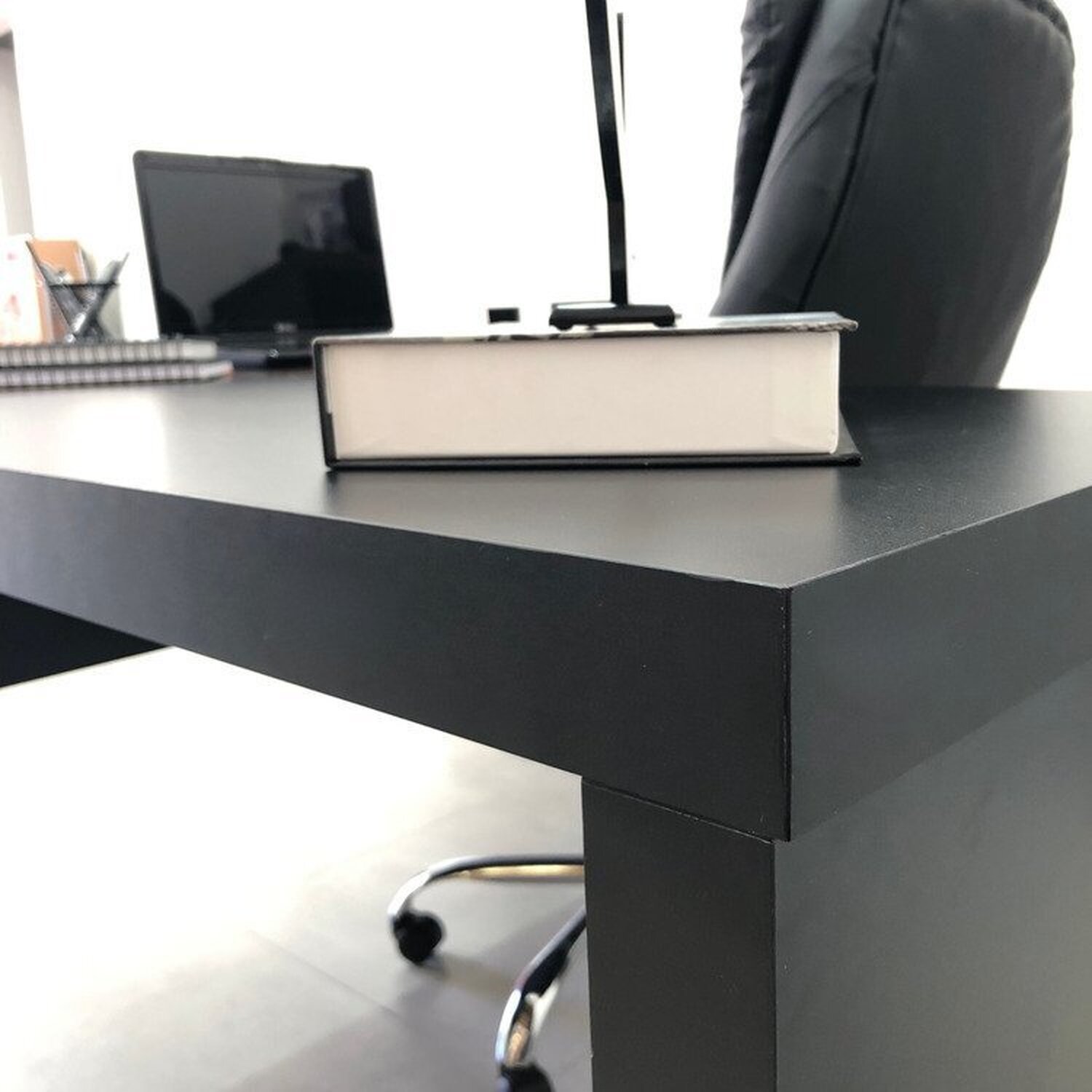 Mesa para Escritório em L em Tamburato 135,6cm - 18