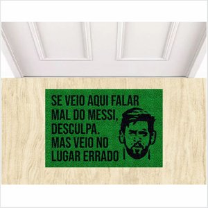TAPETE MESSI DIVERTIDO, MEDIDA PORTA.