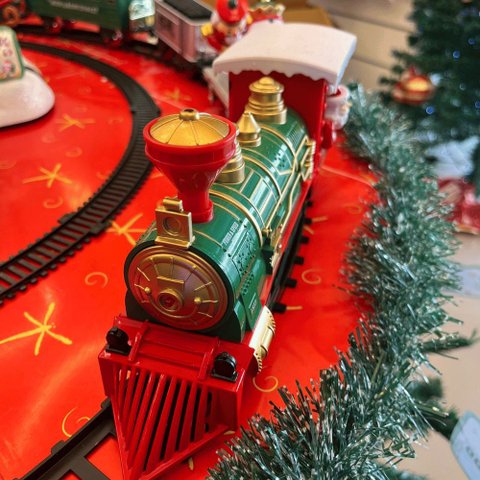 Trem Locomotiva com Trilho Led Som 22 Peças 45,6x40,6x8,6cm