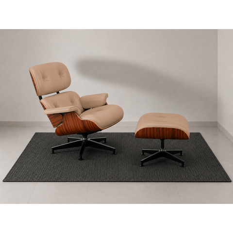 Poltrona Charles Eames com Puff - Pau Ferro em Couro Areia