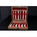 Ver imagem 2 de O Conjunto de Talheres Mais Imponente que Você Já Viu!