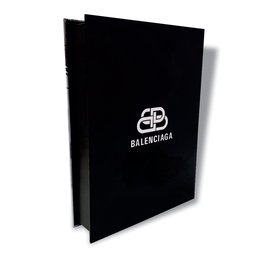 Caixa Livro Decorativa Porta Objetos Balenciaga - 3