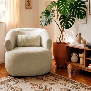 Poltrona Orgânica Chloe Boucle Bege Redonda Decorativa com Almofada Plumante - Arkell